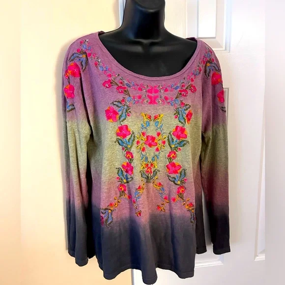 SALE NWOT Sundance embroidery flower long sleeve ombré T shirt🌸❤️ - Picture 1 of 7